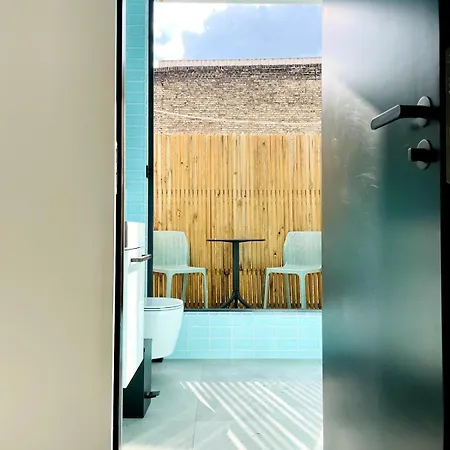 Apartamento With A Bathroom And Private Entrance Door *