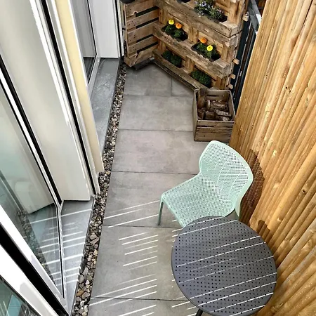 With A Bathroom And Private Entrance Door Appartement