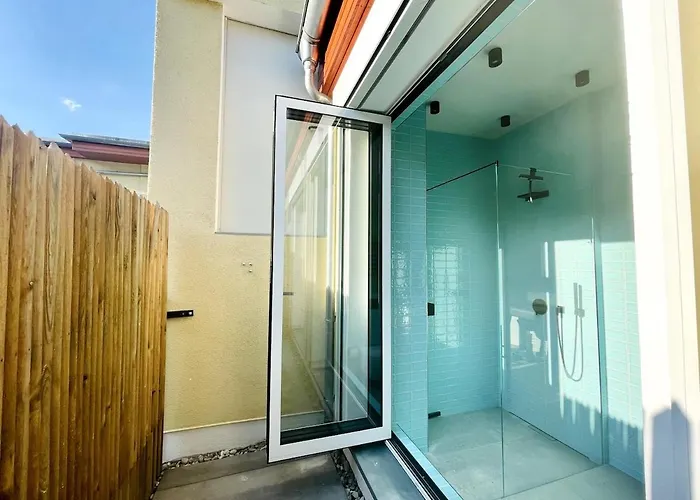 With A Bathroom And Private Entrance Door Lägenhet