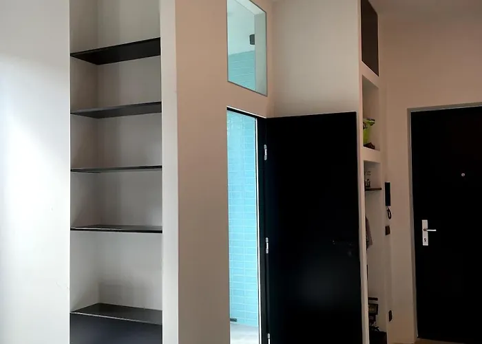 With A Bathroom And Private Entrance Door Appartamento *