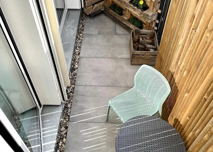 With A Bathroom And Private Entrance Door Appartamento