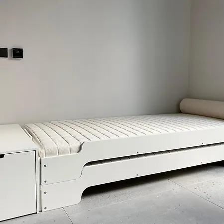 With A Bathroom And Private Entrance Door شقة *