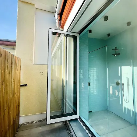 With A Bathroom And Private Entrance Door Apartmán